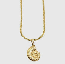 Load image into Gallery viewer, Conch Shell Necklace