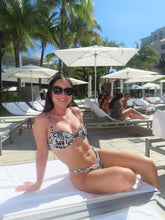 Load image into Gallery viewer, Mono-wave Bikini Set