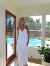 Load image into Gallery viewer, White Maxi Dress