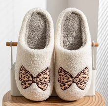 Load image into Gallery viewer, Cozy Bow Fleece Slippers