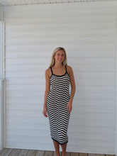 Load image into Gallery viewer, Black & White Chevron Knit Midi Dress