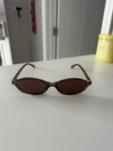 Load image into Gallery viewer, Brown Retro Oval Sunglasses – Trendy Slim 90s Style Shades - Juniper