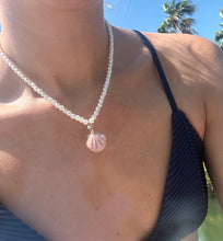 Load image into Gallery viewer, Seashell Pearl Charm Necklace