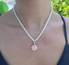 Load image into Gallery viewer, Seashell Pearl Charm Necklace