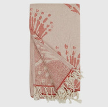 Load image into Gallery viewer, Seashell beach towel