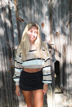 Load image into Gallery viewer, Cropped Knit Black and brown Sweater
