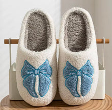 Load image into Gallery viewer, Cozy Bow Fleece Slippers
