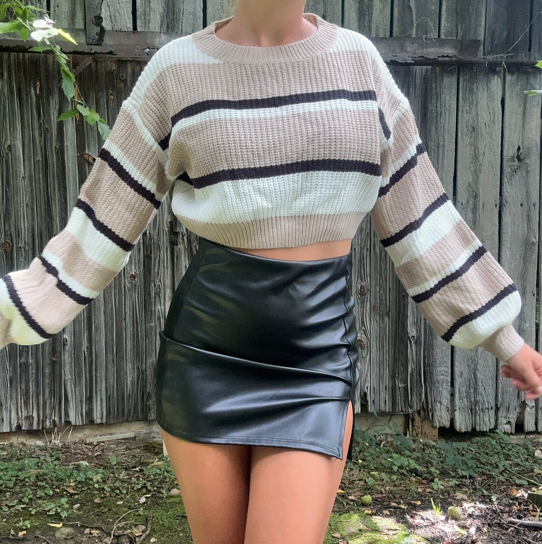 Cropped Knit Black and brown Sweater