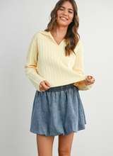 Load image into Gallery viewer, Grey Cable Knit Sweater – Cozy Cropped Pullover
