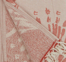 Load image into Gallery viewer, Seashell beach towel
