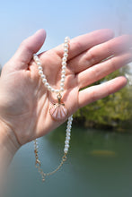 Load image into Gallery viewer, Seashell Pearl Charm Necklace - Juniper
